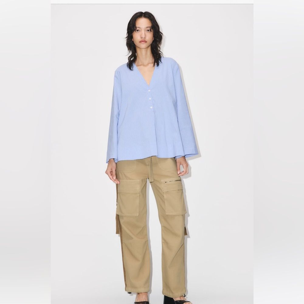 ZARA BLUE WHITE STRIPE COTTON BLEND V NECK POPLIN BLOUSE  WITH VENTS SIZE S